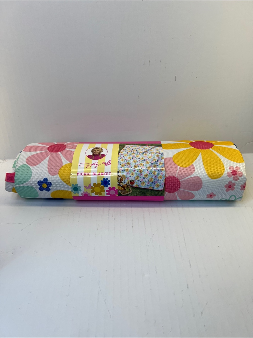 Rare Dolly Parton Picnic Blanket - Multicolor Floral. 72” x 60” NWT